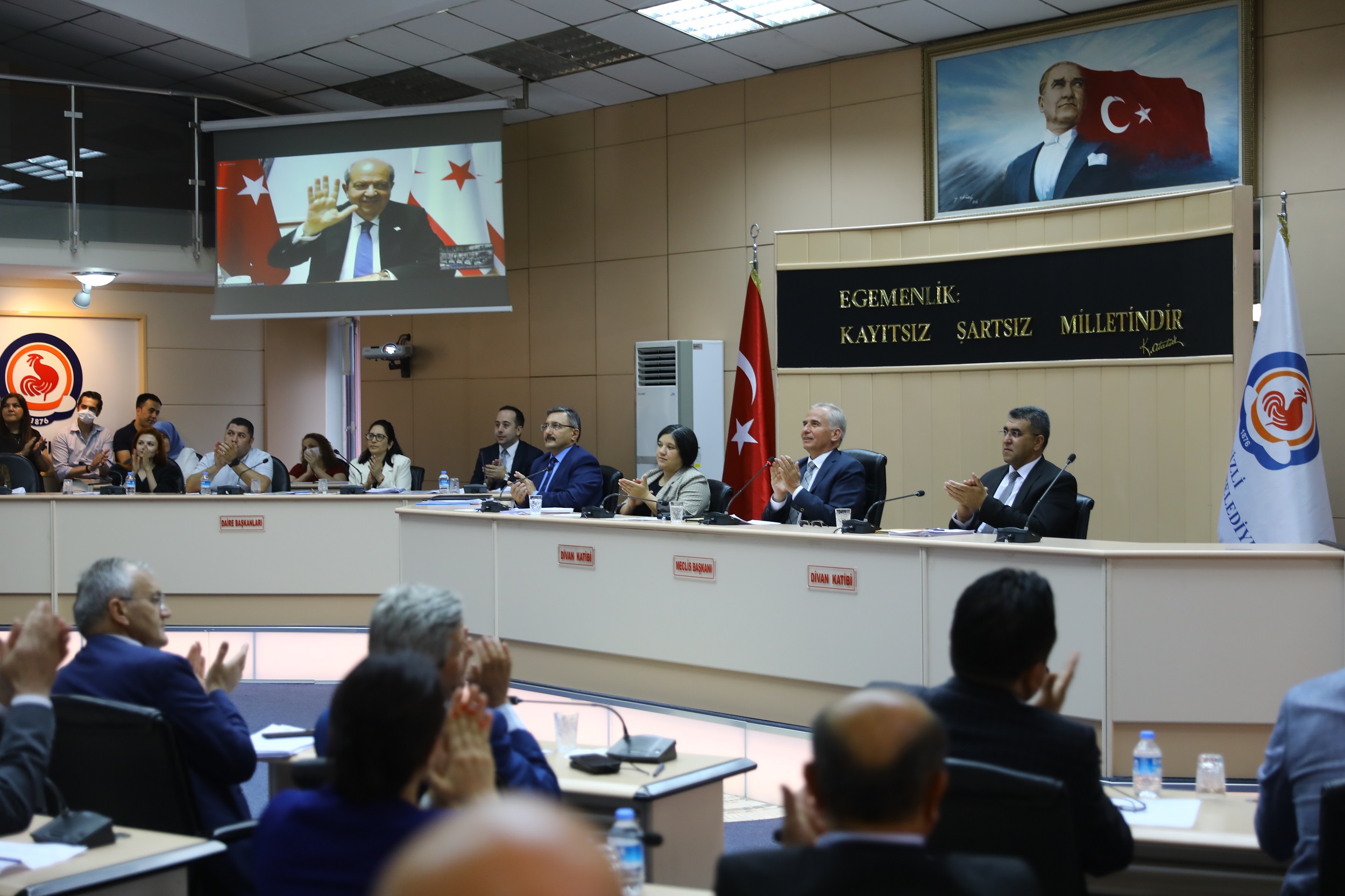 KKTC Cumhurbaşkanı Tatar,  Büyükşehir Meclisi’ne hitap etti 