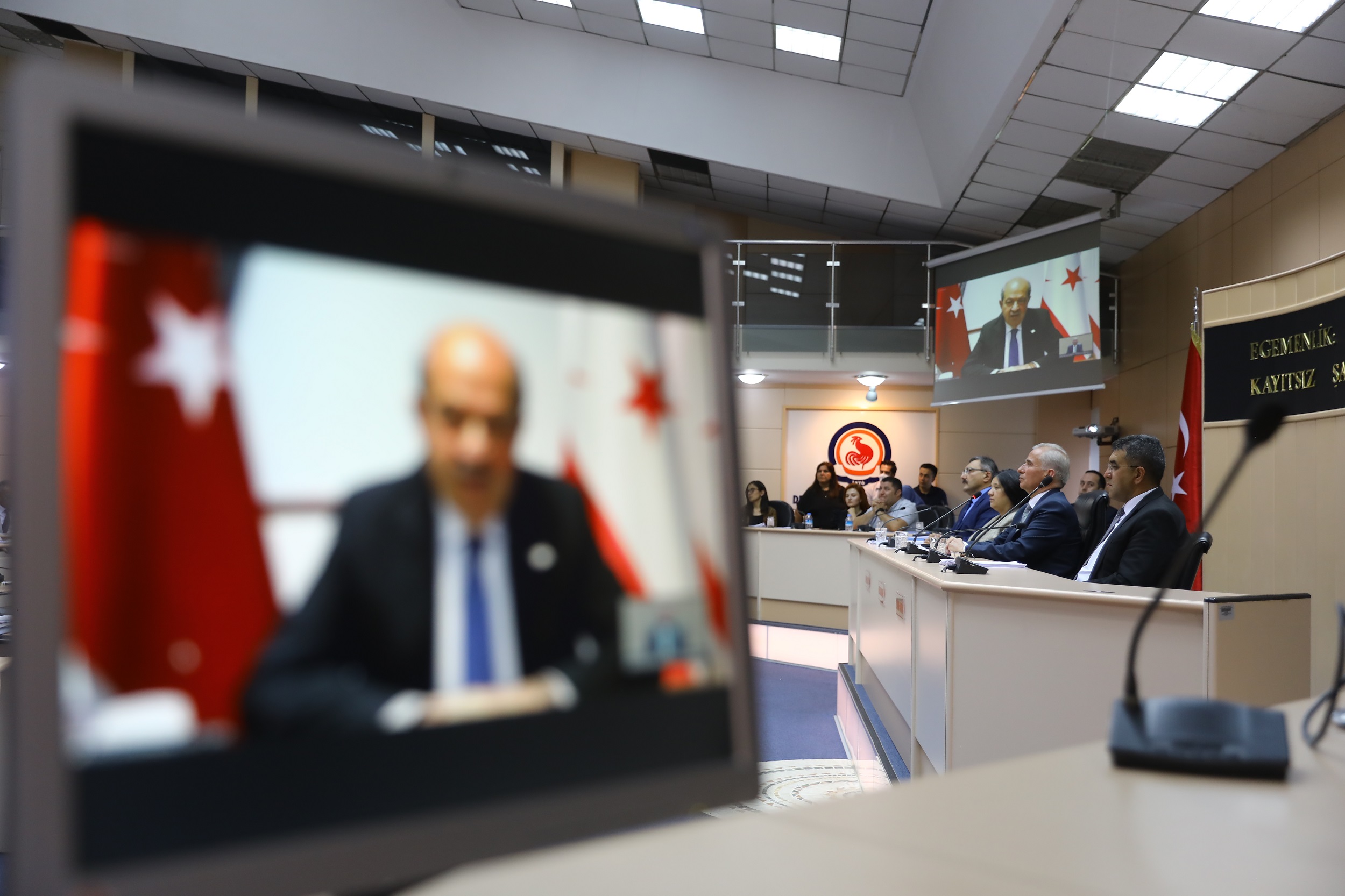 KKTC Cumhurbaşkanı Tatar,  Büyükşehir Meclisi’ne hitap etti 
