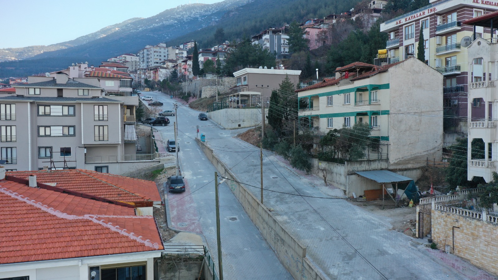 Pamukkale Belediyesi, Mevlana Caddesi’ni Yeniledi
