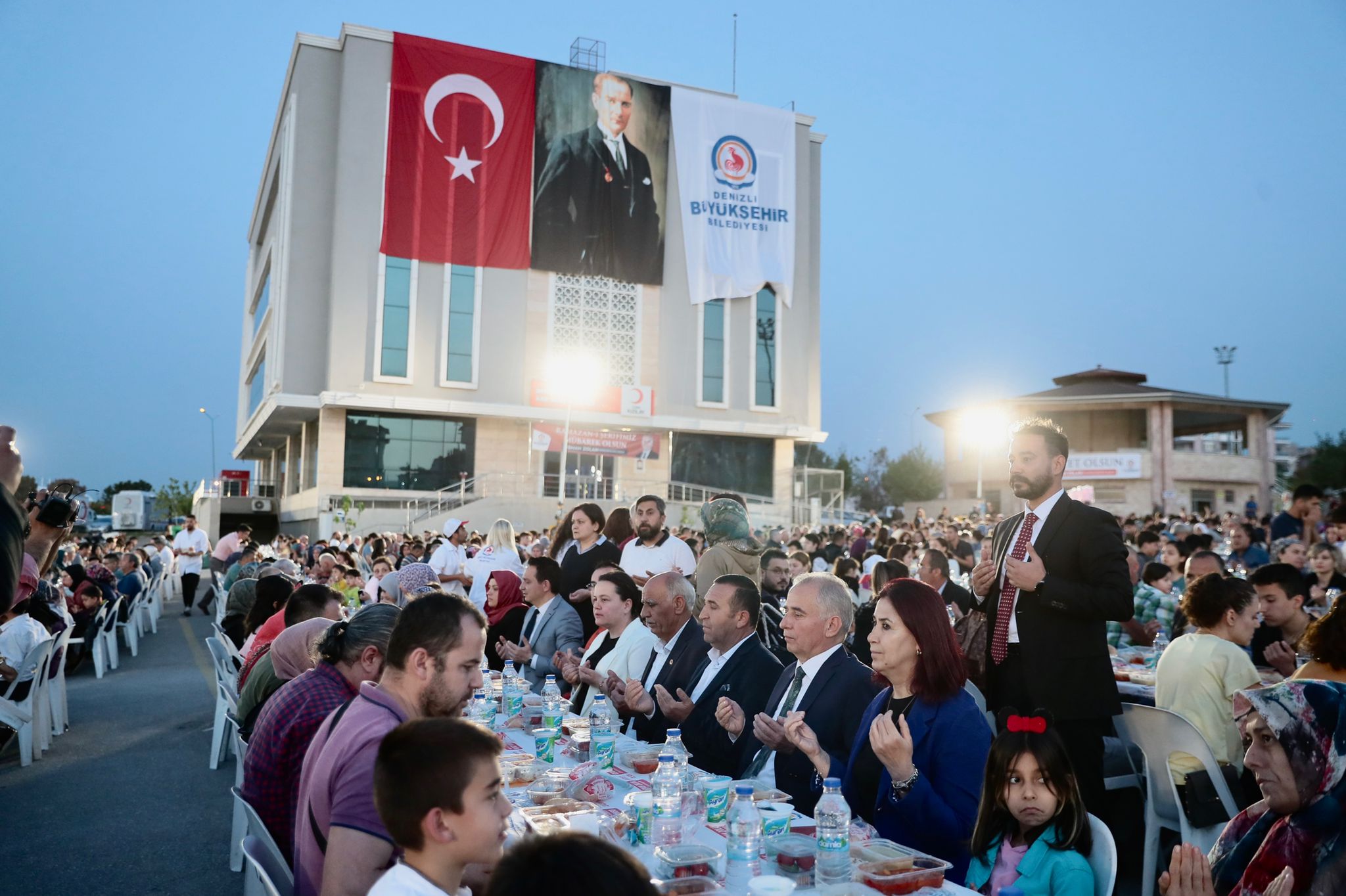 Büyükşehir’den 7 bin kişilik iftar sofrası