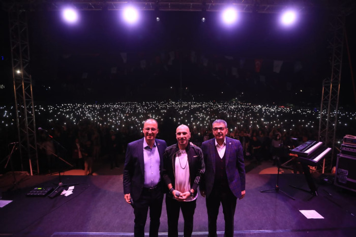 Pamukkale Belediyesi’nin Gripin Konseri Onbinlerce Genci Coşturdu