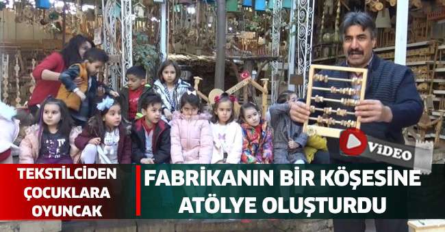 Denizli’de tekstilci boş vakitlerinde tahta oyuncaklarla çocukları sevindiriyor