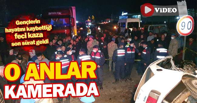 Gençlerin hayatını kaybettiği feci kaza son sürat geldi, o anlar kamerada