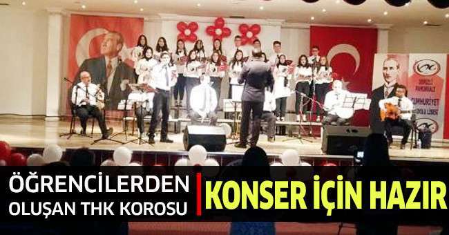 Öğrencilerden oluşan Türk Halk Müziği Korosu konser için hazır