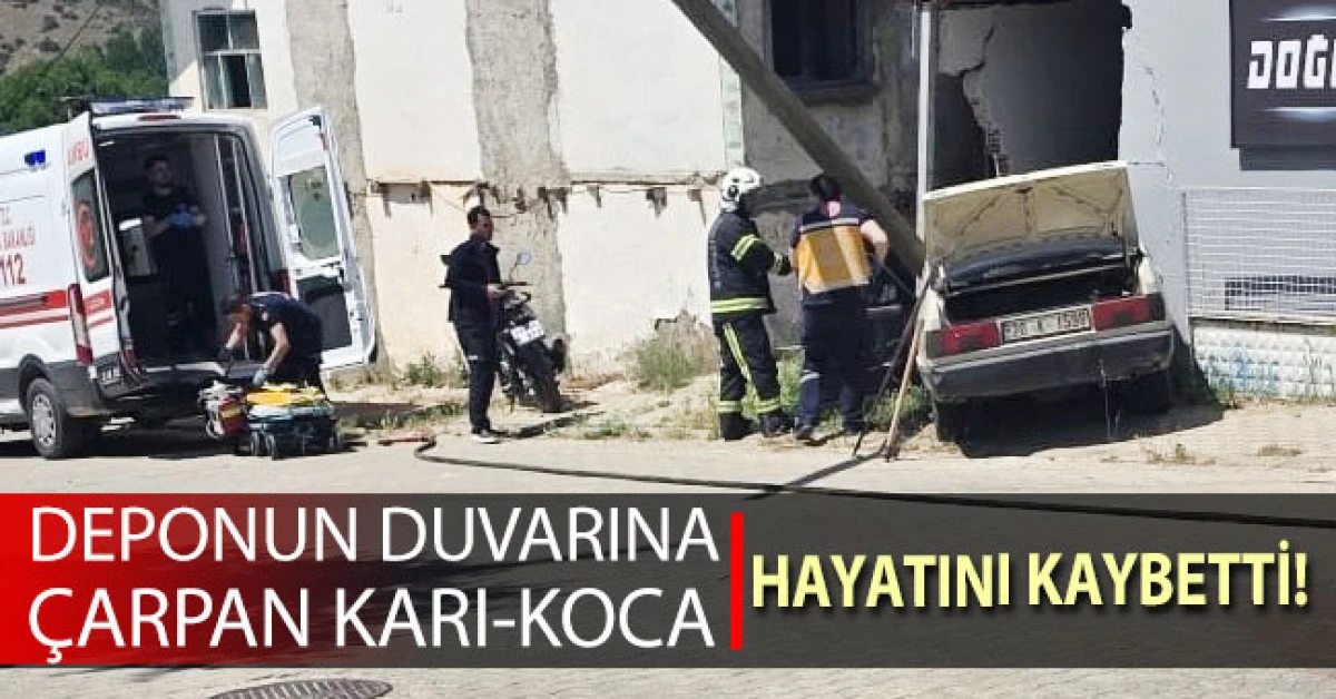 Yaşlı karı koca duvara &ccedil;arpan otomobilde can verdi